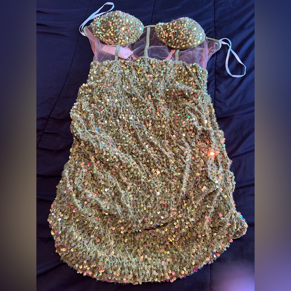 Green velvet sparkling strapless mini dress